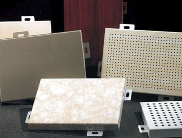 氟碳铝單(dan)板