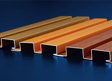 長(zhang)城(cheng)铝單(dan)板